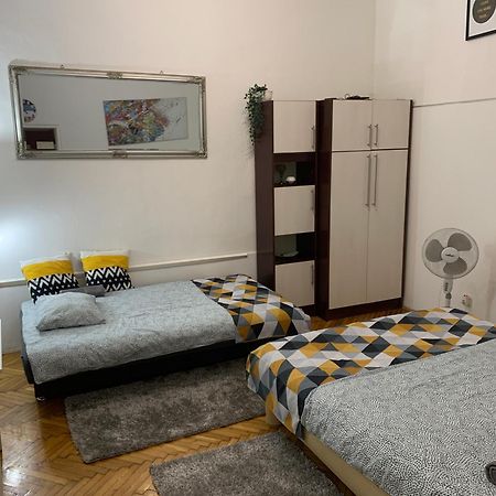 Small Cosy Apartment Near The Famous Westend City Center Budapest Esterno foto