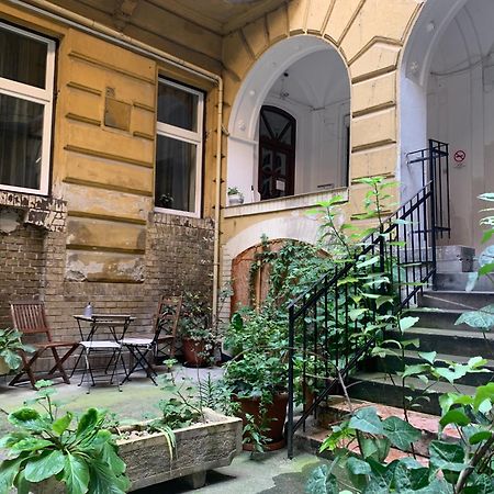 Small Cosy Apartment Near The Famous Westend City Center Budapest Esterno foto