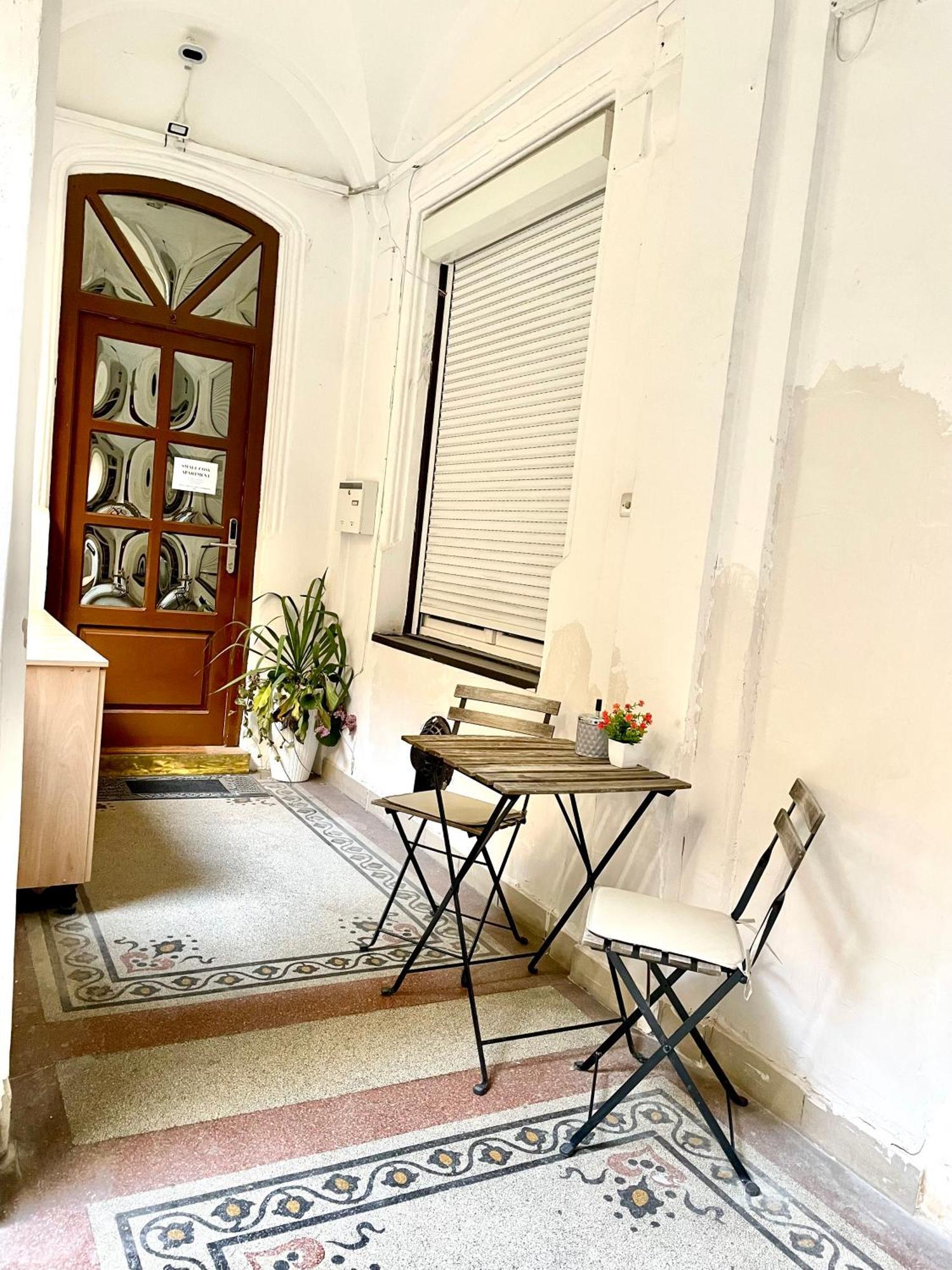 Small Cosy Apartment Near The Famous Westend City Center Budapest Esterno foto