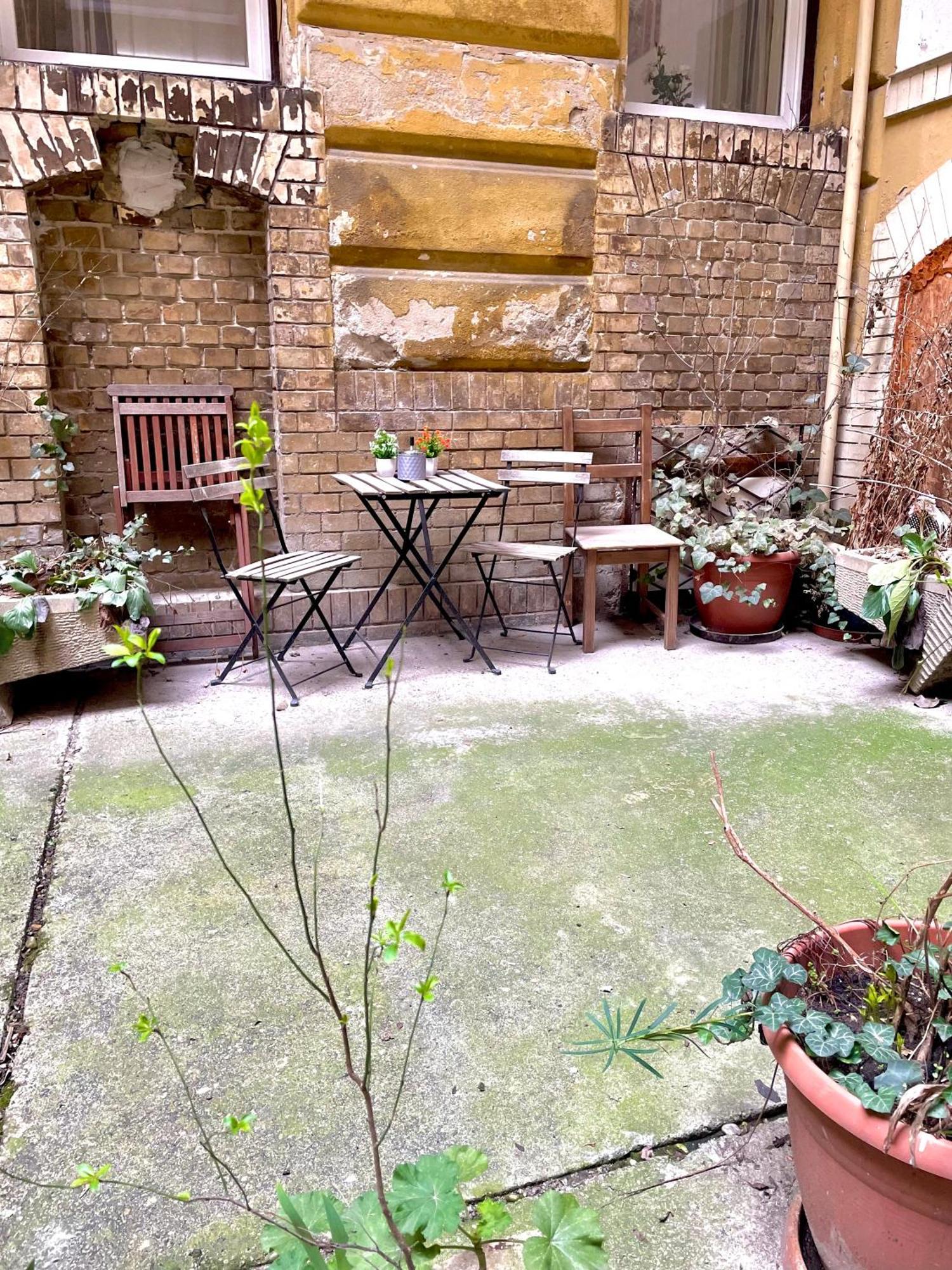 Small Cosy Apartment Near The Famous Westend City Center Budapest Esterno foto