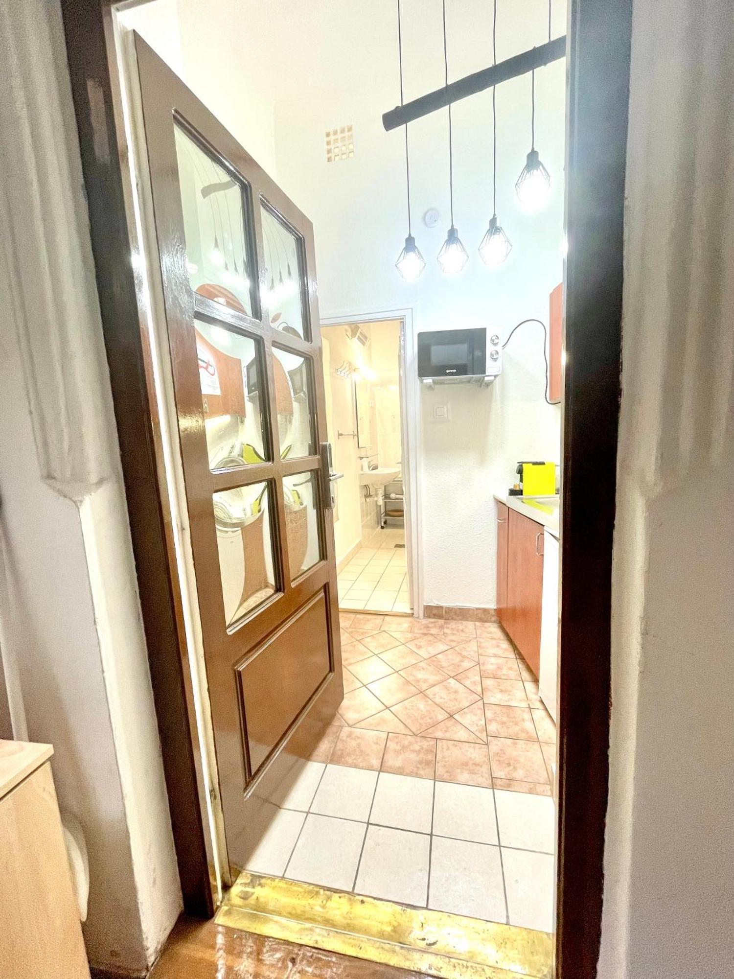 Small Cosy Apartment Near The Famous Westend City Center Budapest Esterno foto
