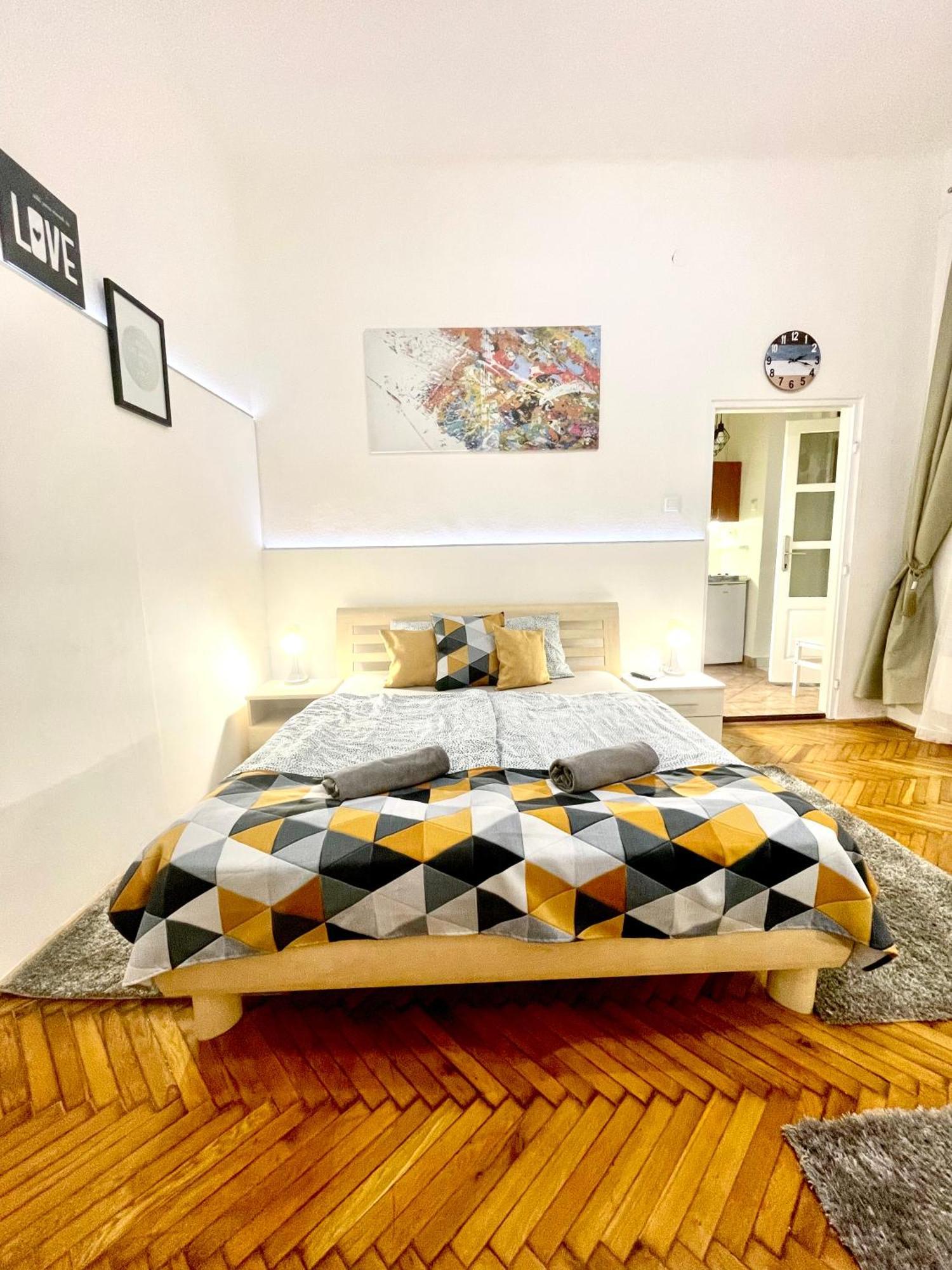 Small Cosy Apartment Near The Famous Westend City Center Budapest Esterno foto