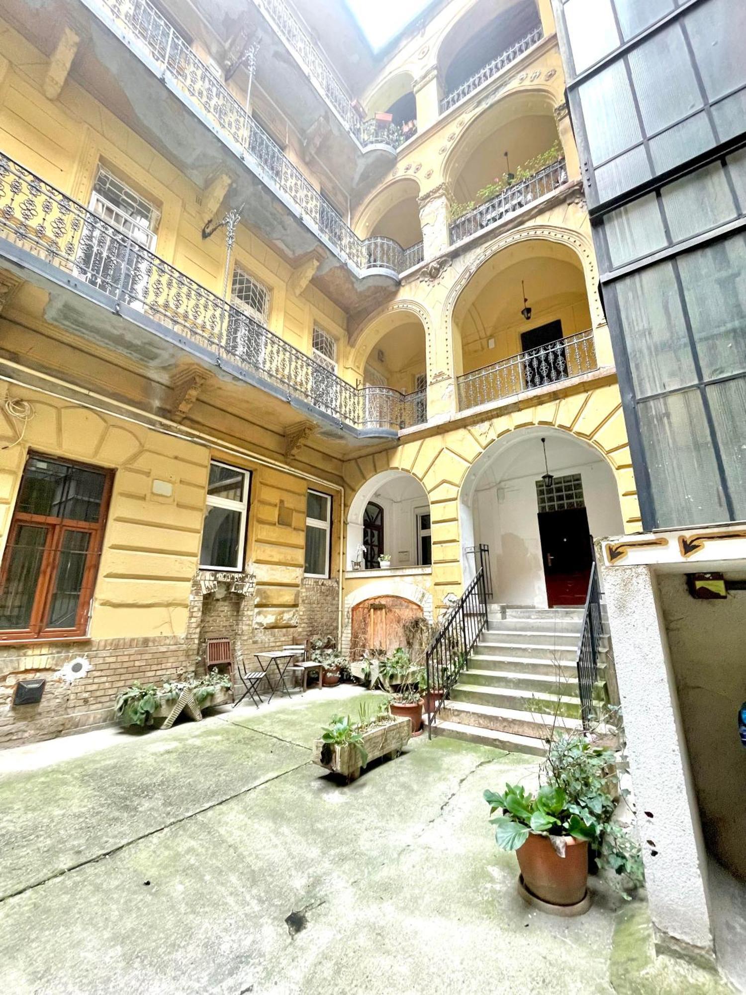 Small Cosy Apartment Near The Famous Westend City Center Budapest Esterno foto