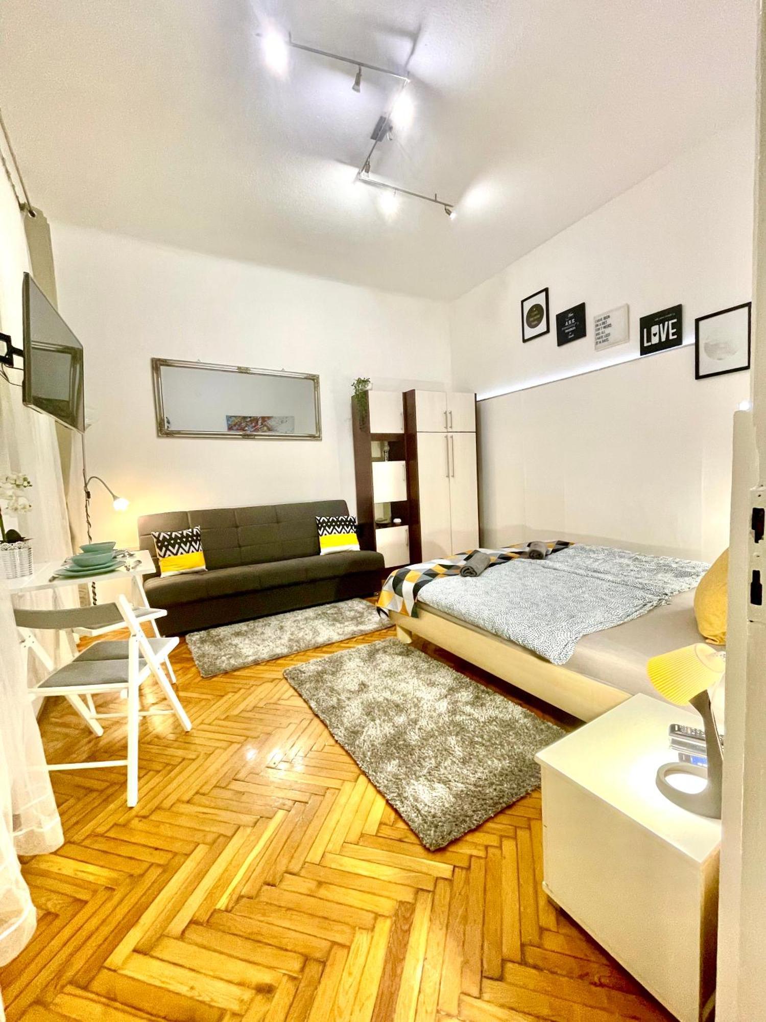 Small Cosy Apartment Near The Famous Westend City Center Budapest Esterno foto