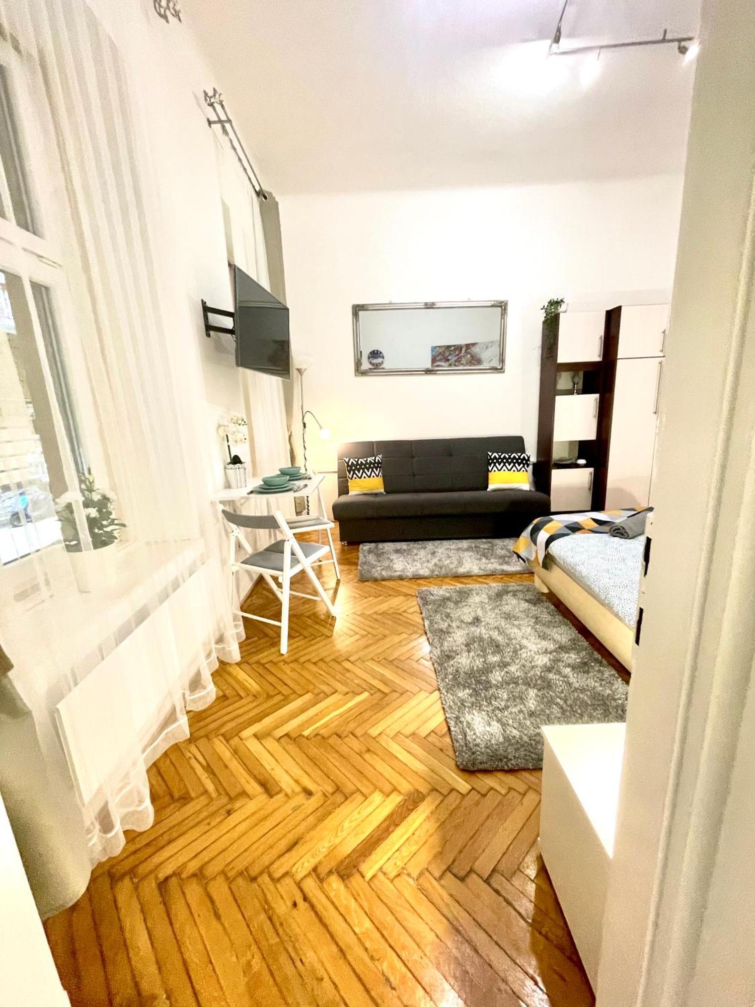 Small Cosy Apartment Near The Famous Westend City Center Budapest Esterno foto