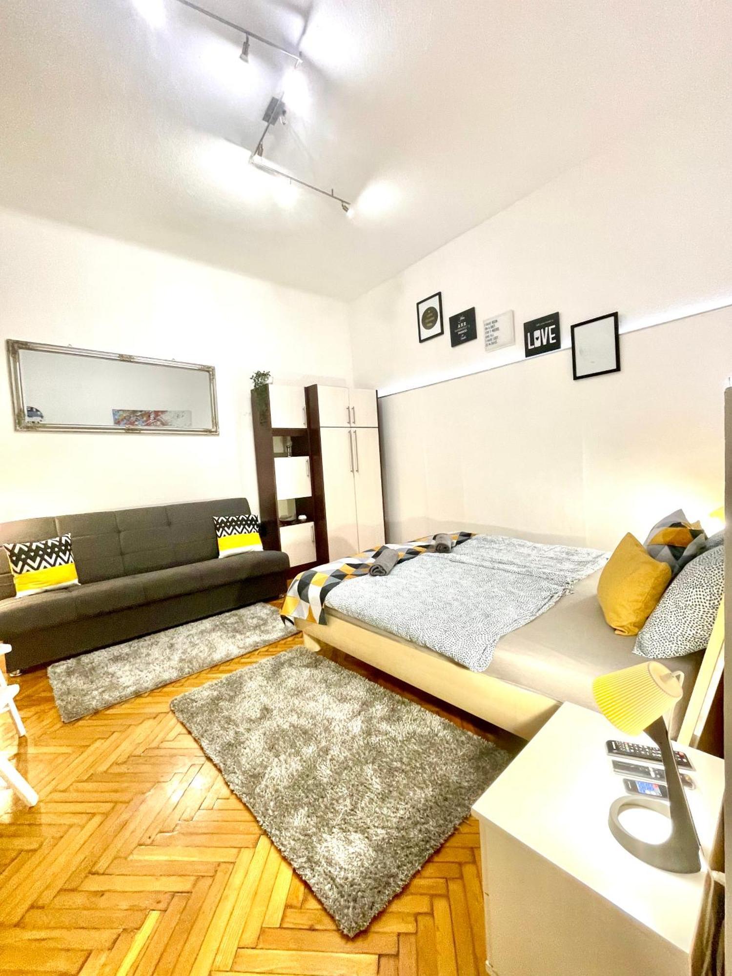 Small Cosy Apartment Near The Famous Westend City Center Budapest Esterno foto