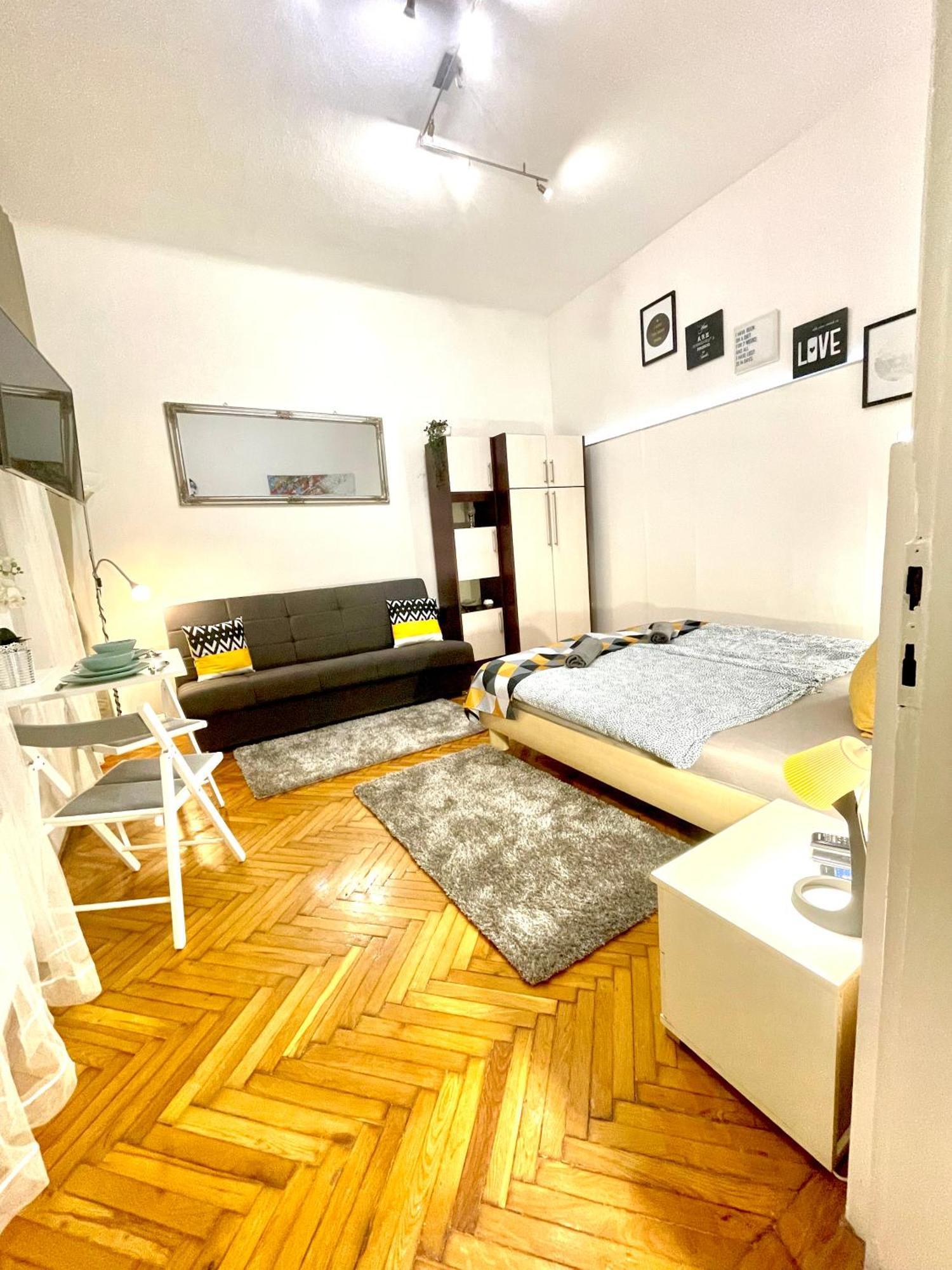 Small Cosy Apartment Near The Famous Westend City Center Budapest Esterno foto