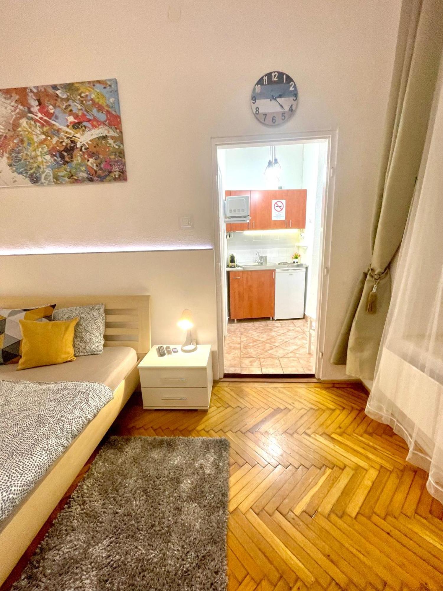Small Cosy Apartment Near The Famous Westend City Center Budapest Esterno foto