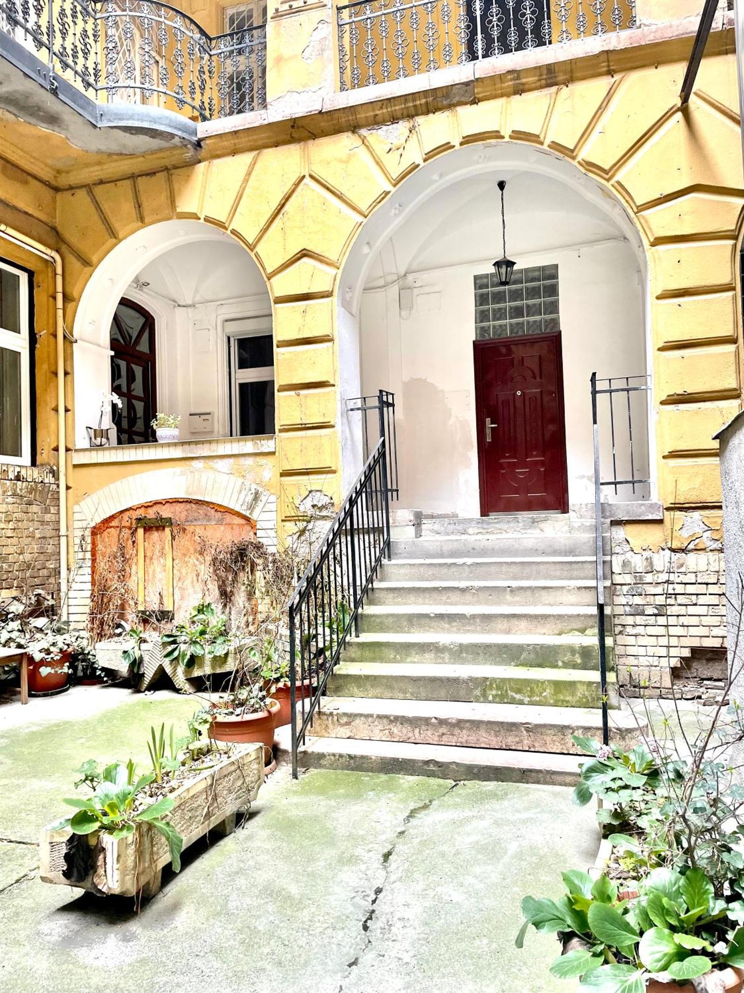 Small Cosy Apartment Near The Famous Westend City Center Budapest Esterno foto