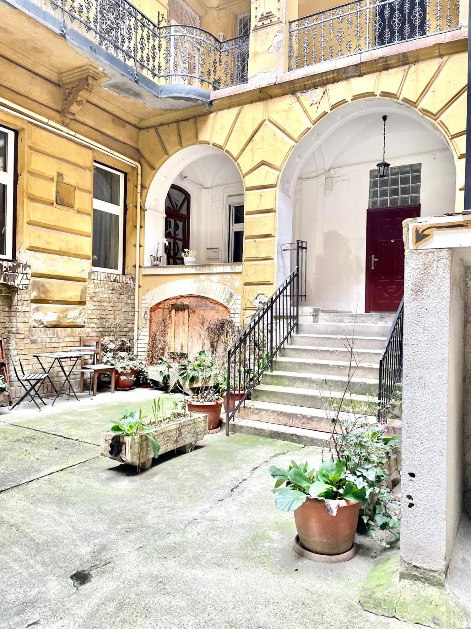 Small Cosy Apartment Near The Famous Westend City Center Budapest Esterno foto